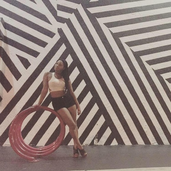 Meet your Posher, Gabrielle - Picture 1 of 1